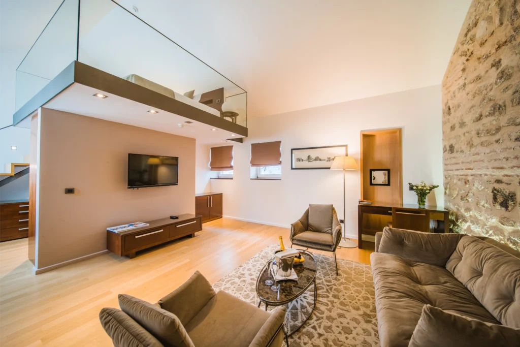 Luxury suite (1) Luxury suite (1)