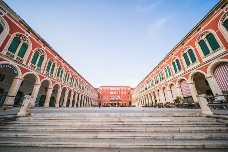 Republic Square (Prokurative)