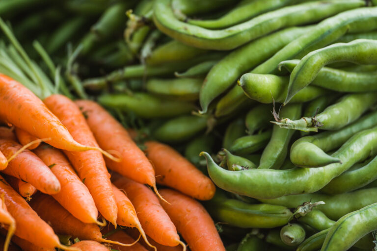 Split green market, vegetables