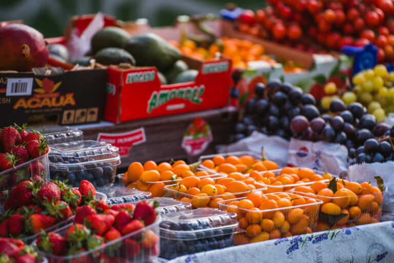 Split green market, all kinds of fruit